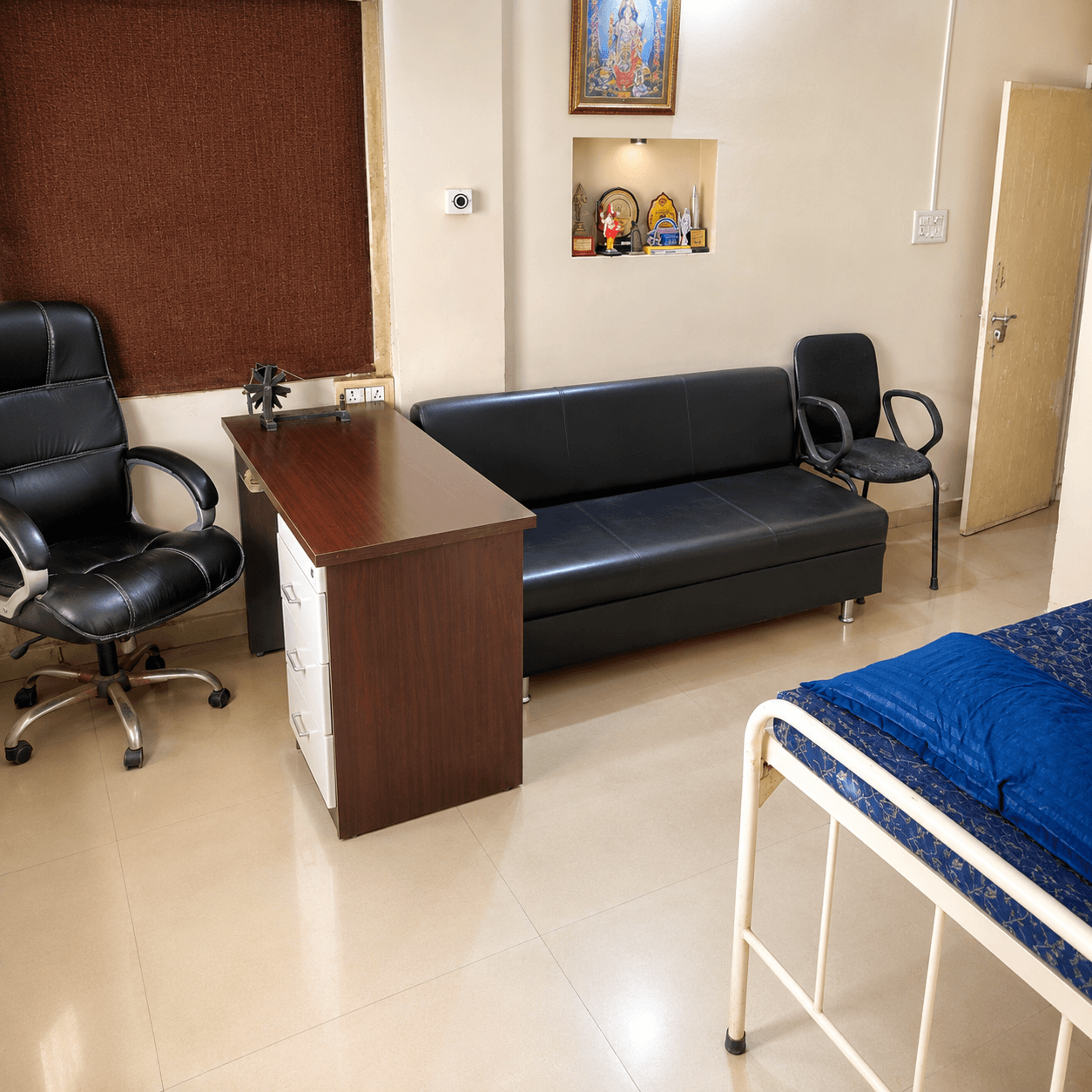 Ojas Hospital Deluxe Rooms Facility in Ahmedabad